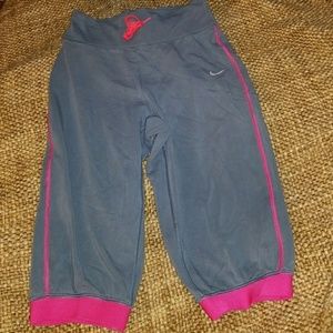 Girl's Nike Dri--Fit Capris, size Medium